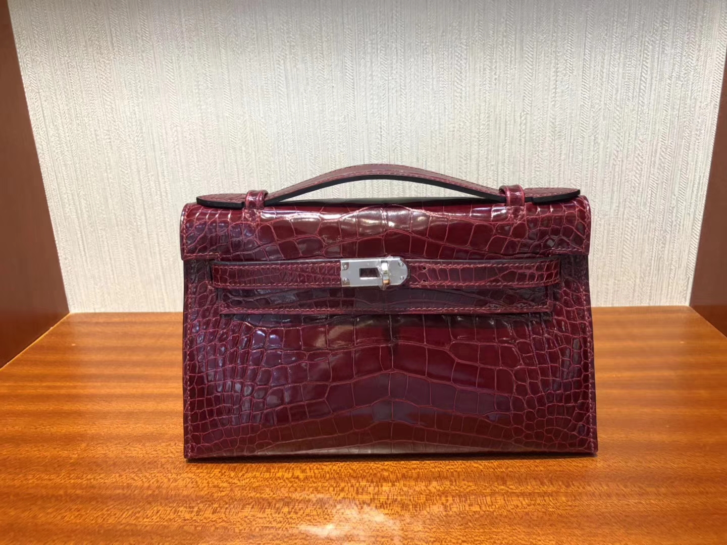 Hermès（爱马仕）Minikelly pochette 22cm Alligator shiny 亮面 F5 勃艮第酒红 新酒红 银扣