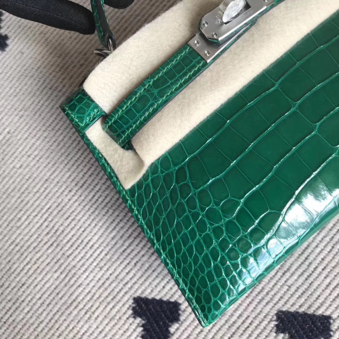 Hermès（爱马仕）Minikelly ll Alligator shiny 亮面鳄鱼 6Ｑ 翡翠绿 银扣