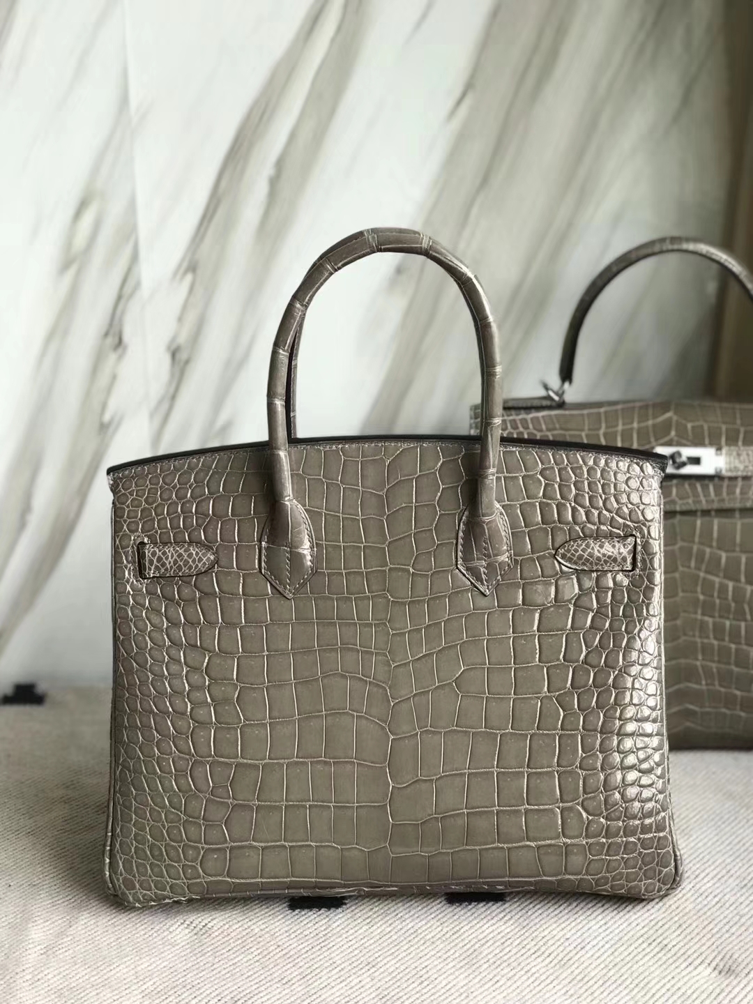 Hermès（爱马仕）Birkin30cm Porosus shiny 亮面澳洲湾鳄  ck18 斑鸠灰 Gris T 金扣