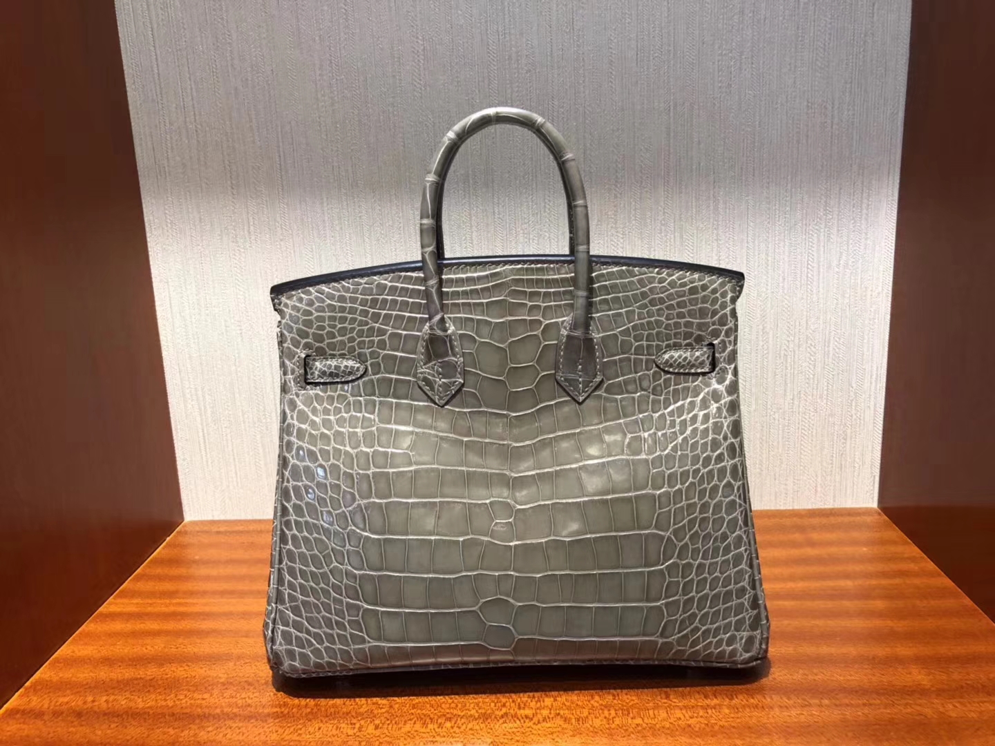 Hermès（爱马仕）Birkin25cm Alligator shiny 亮面鳄鱼 ck18 斑鸠灰 Gris T 银扣