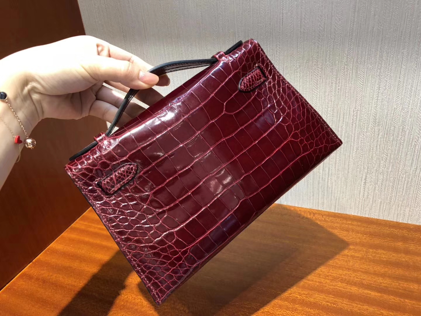 Hermès（爱马仕）Minikelly pochette 22cm Alligator shiny 亮面 F5 勃艮第酒红 新酒红 银扣