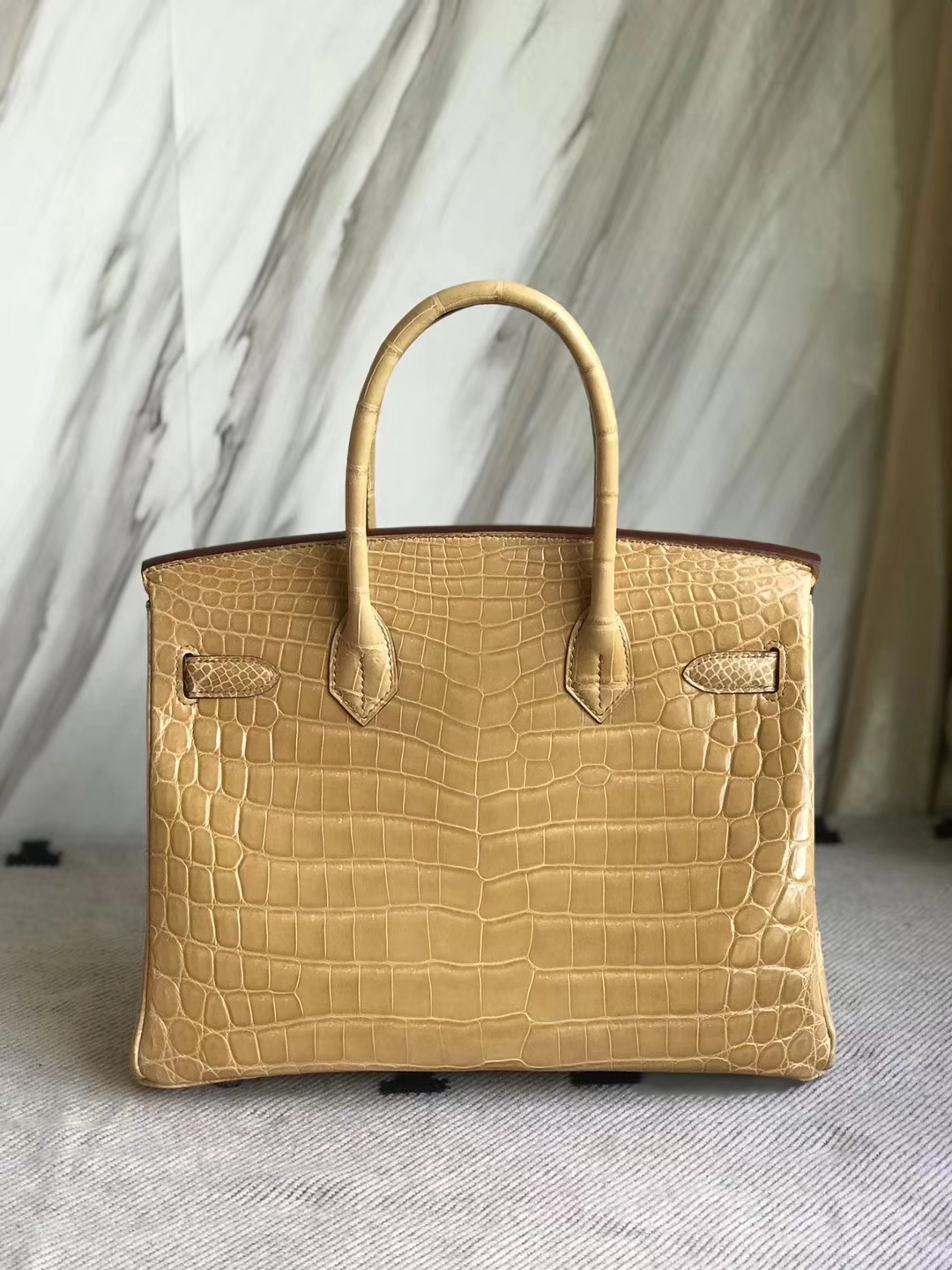 Hermès（爱马仕）Birkin30cm Crocodile shiny 亮面两点鳄鱼  杏色 奶茶色 银扣