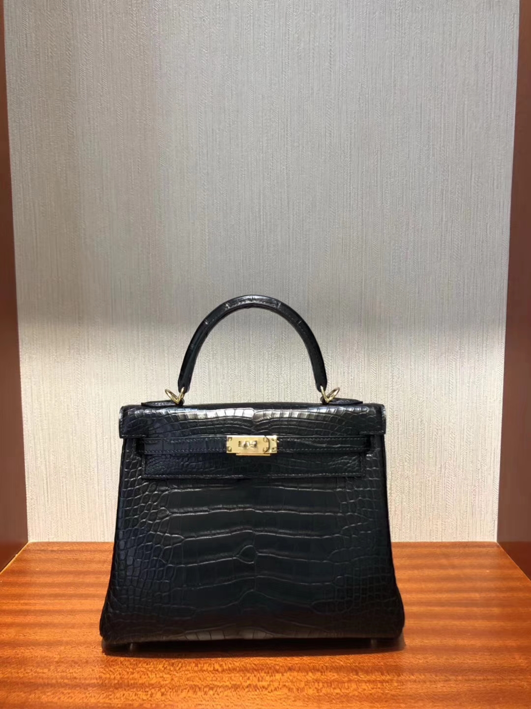 Hermès（爱马仕）Kelly25cm Matt alligator crocodile  ck89黑色 蜡线全手工 金扣