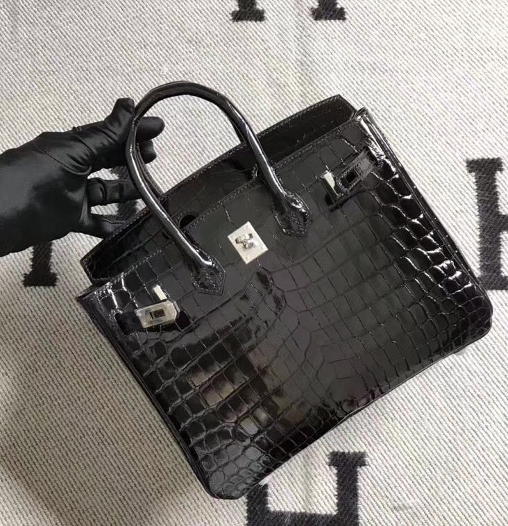 Hermès（爱马仕）birkin25 黑银 鳄鱼皮 上身就是那般百搭好看的