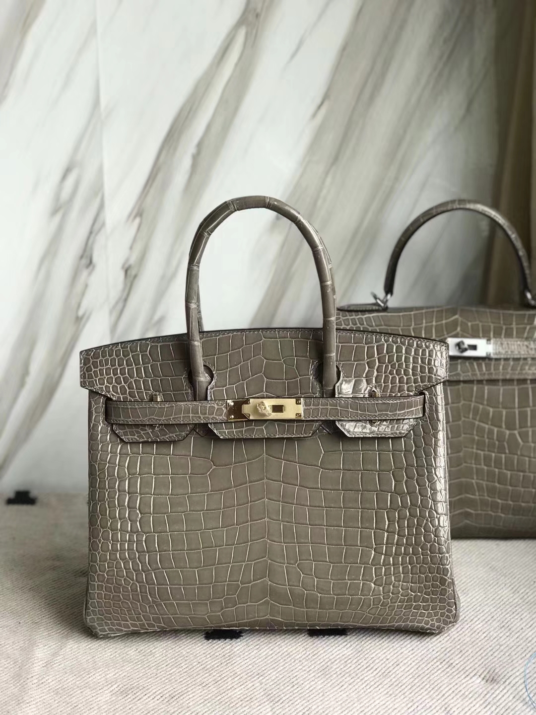 Hermès（爱马仕）Birkin30cm Porosus shiny 亮面澳洲湾鳄  ck18 斑鸠灰 Gris T 金扣