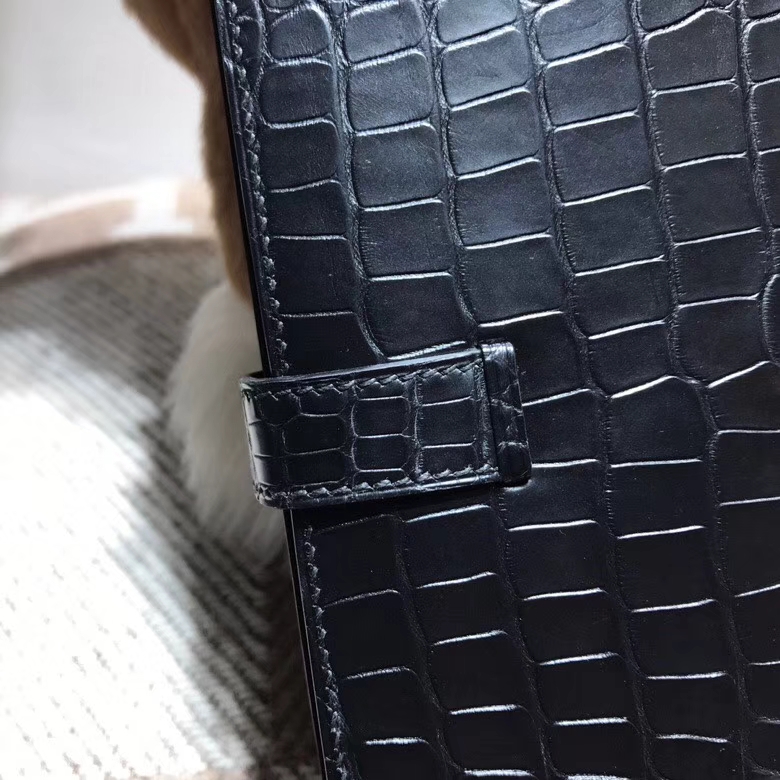Hermès（爱马仕）bearn两折钱夹雾面黑金 nior ck89 经典不衰的颜色