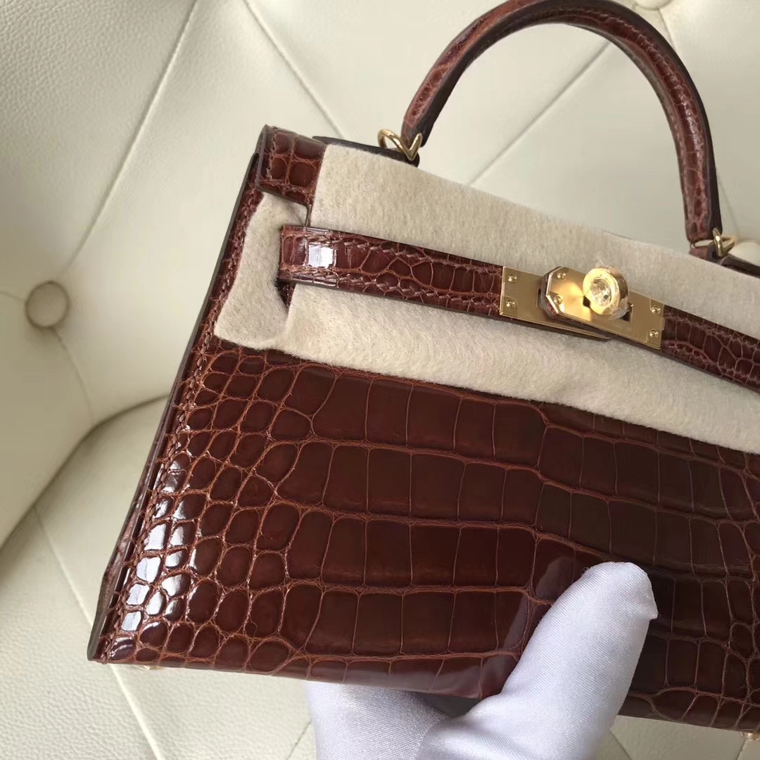 Hermès(爱马仕)Minikelly ll Alligator shiny 亮面鳄鱼 ck31 蜜糖棕 Miel 金扣 定制款-拉尔森鳄鱼皮具定制 - 爱马仕包包官网 Hermès(爱马仕)Minikelly ll Alligator shiny 亮面鳄鱼 ck31 蜜糖棕 Miel 金扣 定制款