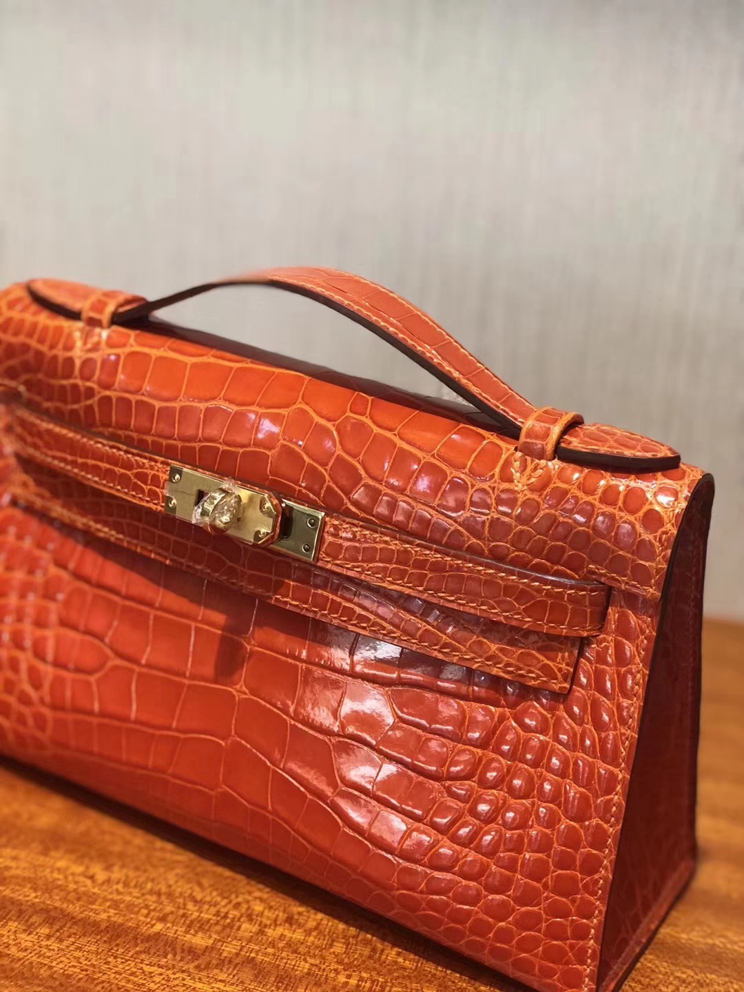 Hermès（爱马仕）Minikelly pochette 22cm Alligator shiny 亮面  8V 罂粟橘 金扣
