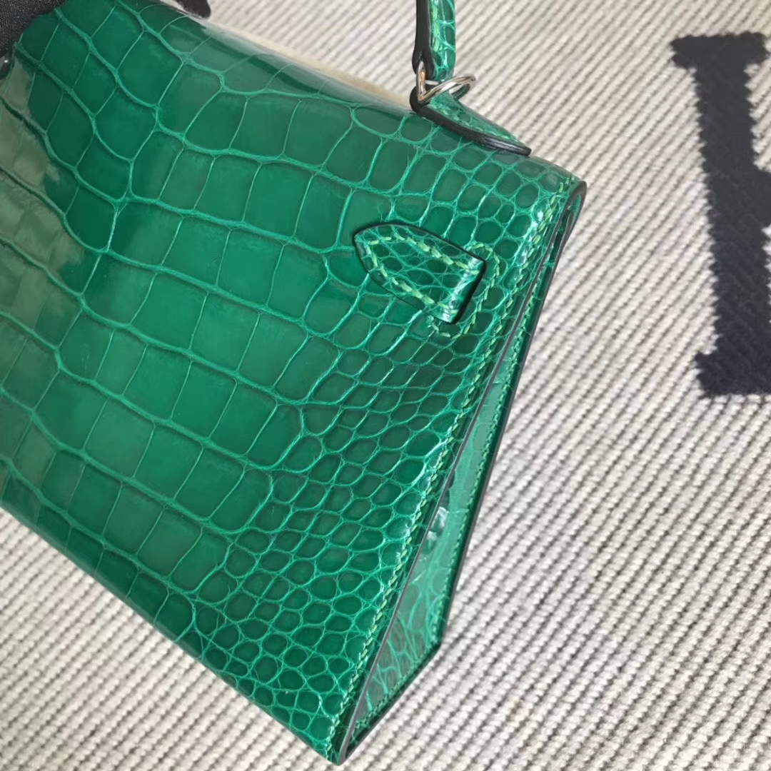 Hermès（爱马仕）Minikelly ll Alligator shiny 亮面鳄鱼 6Ｑ 翡翠绿 银扣