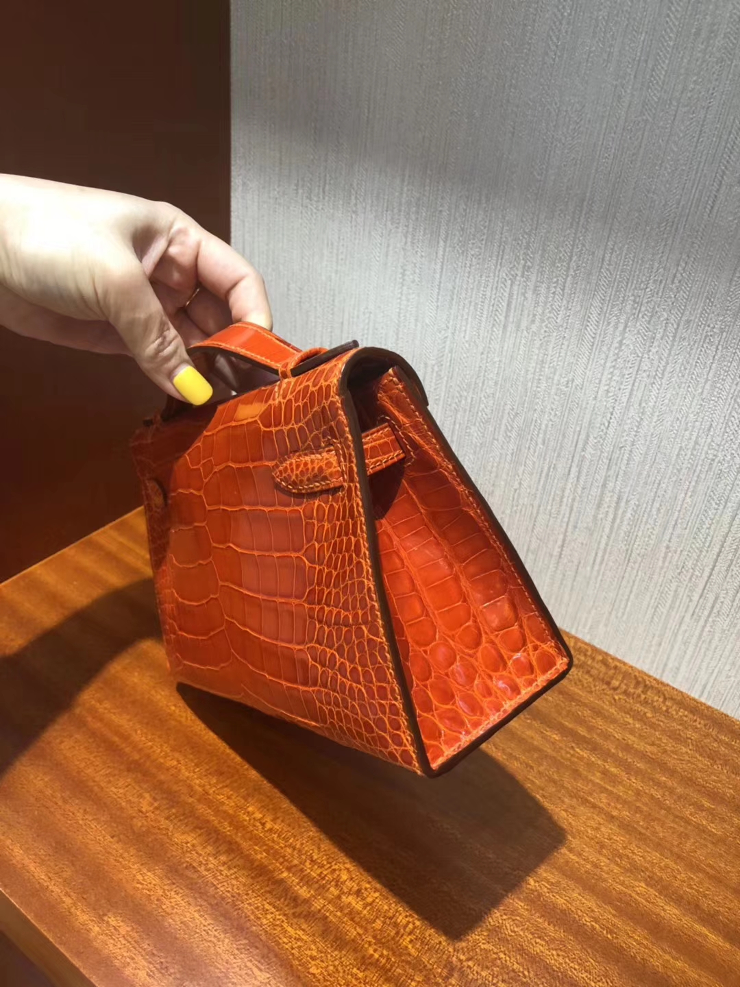Hermès（爱马仕）Minikelly pochette 22cm Alligator shiny 亮面  8V 罂粟橘 金扣