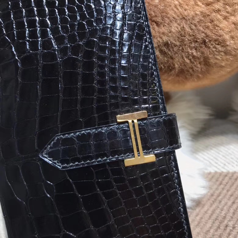 Hermès(爱马仕)bearn两折钱夹光面黑色 nior ck89 金扣 最经典不衰的颜色-拉尔森鳄鱼皮具定制 - 爱马仕包包官网 Hermès(爱马仕)bearn两折钱夹光面黑色 nior ck89 金扣 最经典不衰的颜色