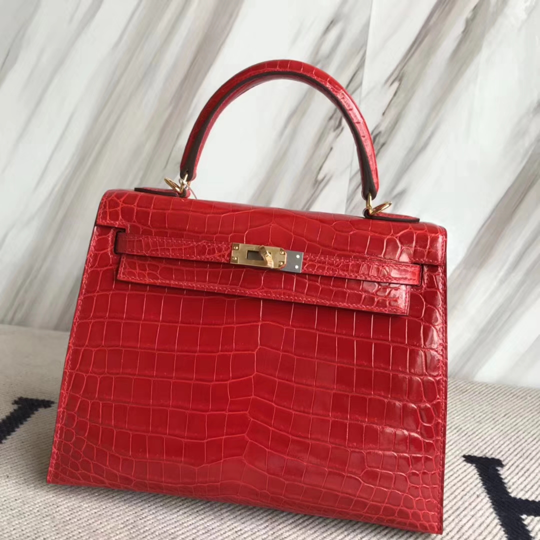Hermès(爱马仕)Kelly25cm Crocodile shiny 亮面两点鳄鱼 ck95 法拉利红 Braise 金扣-拉尔森鳄鱼皮具定制 - 爱马仕包包官网 Hermès(爱马仕)Kelly25cm Crocodile shiny 亮面两点鳄鱼 ck95 法拉利红 Braise 金扣
