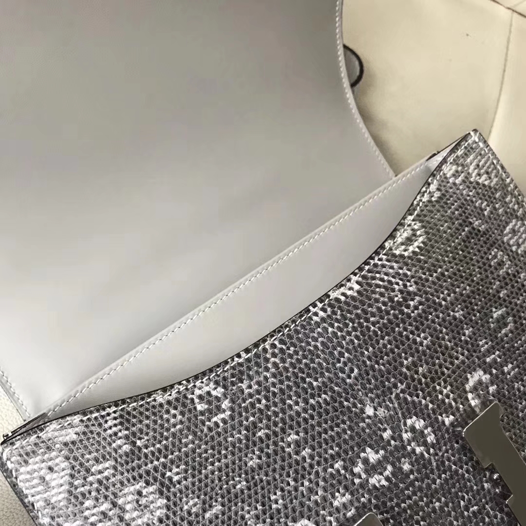Hermès（爱马仕）Constance23cm lizard 进口蜥蜴皮 01自然色 蜡线全手工 银扣一枚[