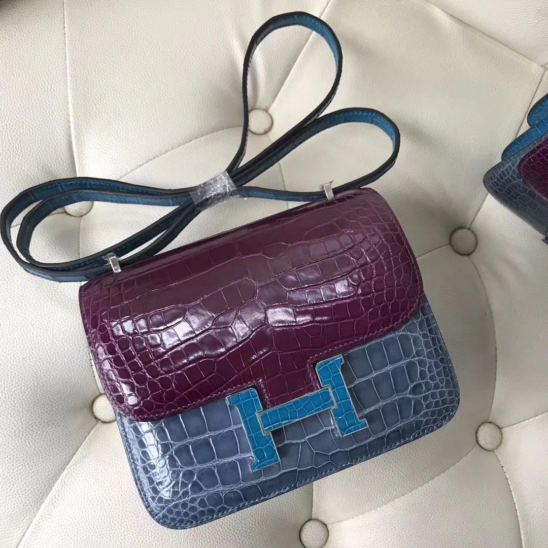 Hermès(爱马仕)Constance18cm Crocodile shiny 亮面鳄鱼 三拼 加伦紫拼牛仔蓝拼伊兹密尔蓝 鳄鱼扣-拉尔森鳄鱼皮具定制 - 爱马仕包包官网 Hermès(爱马仕)Constance18cm Crocodile shiny 亮面鳄鱼 三拼 加伦紫拼牛仔蓝拼伊兹密尔蓝 鳄鱼扣