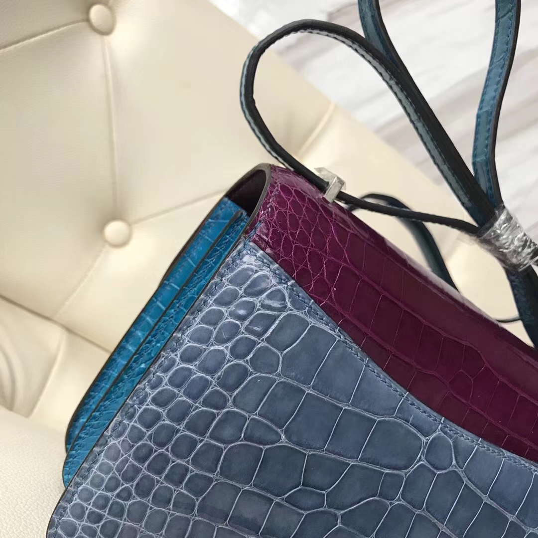Hermès（爱马仕）Constance18cm Crocodile shiny 亮面鳄鱼 三拼 加伦紫拼牛仔蓝拼伊兹密尔蓝 鳄鱼扣