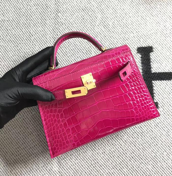 Hermès(爱马仕)Mini Kelly迷你凯莉包 美洲艳桃红 金扣 2代-拉尔森鳄鱼皮具定制 - 爱马仕包包官网 Hermès(爱马仕)Mini Kelly迷你凯莉包 美洲艳桃红 金扣 2代