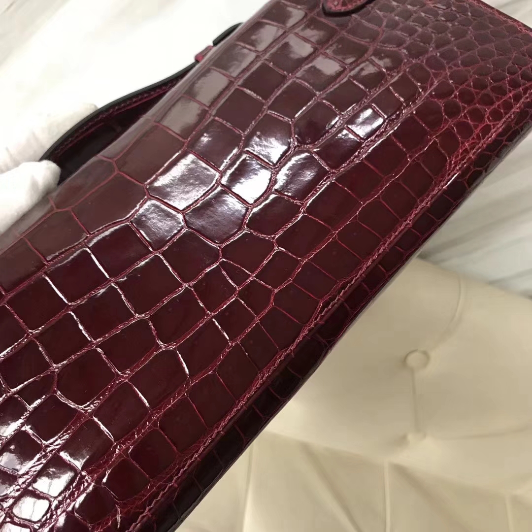 Hermès（爱马仕）Kelly cut 31cm porosus shiny 亮面鳄鱼 波尔多酒红 金扣