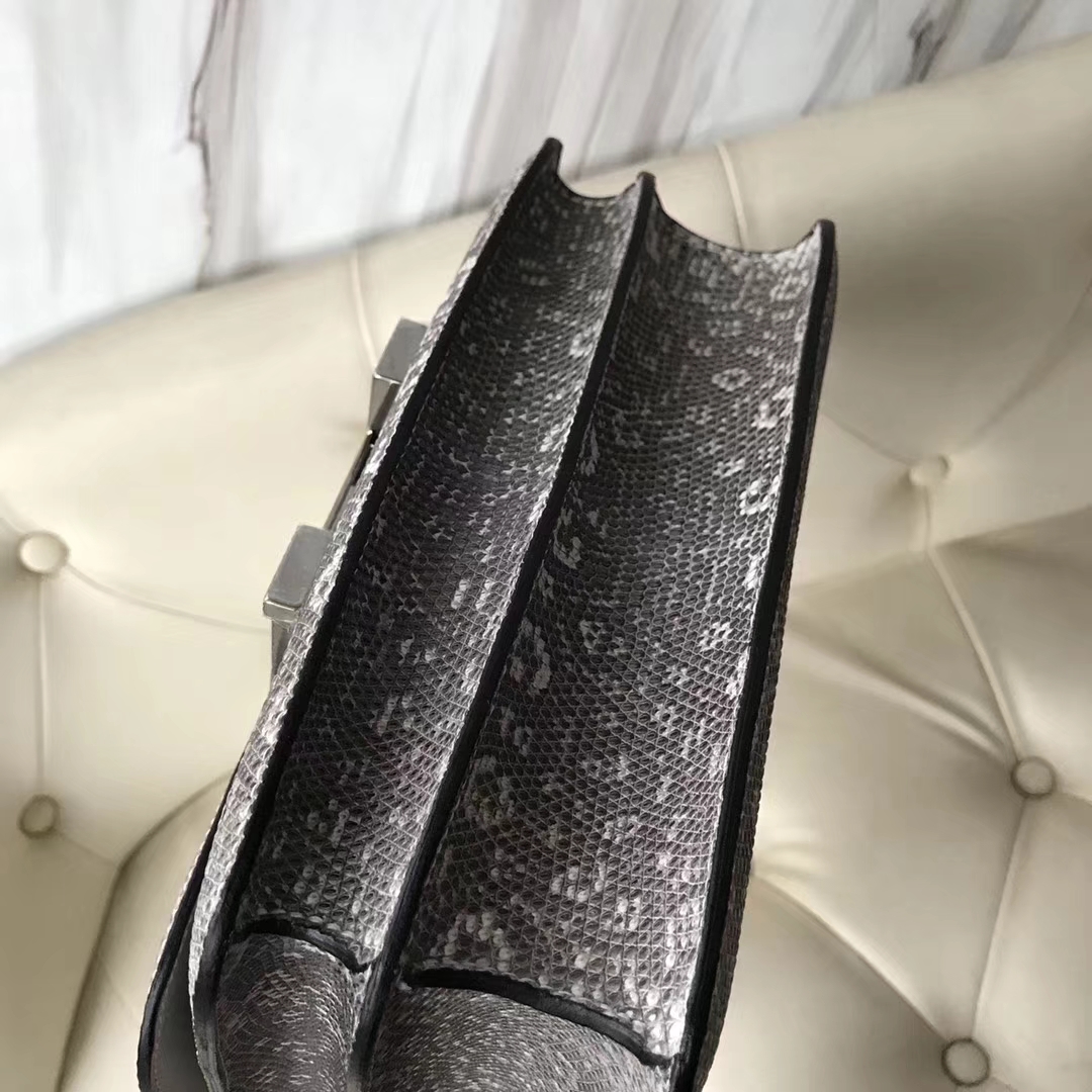 Hermès（爱马仕）Constance23cm lizard 进口蜥蜴皮 01自然色 蜡线全手工 银扣一枚[