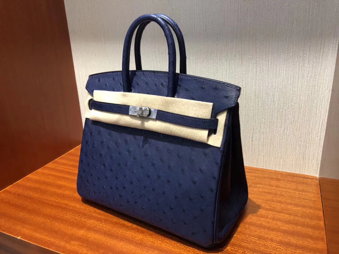 Hermès(爱马仕)Birkin25cm Ostrich Kk 鸵鸟 7K 宝石蓝 深蓝 银扣-拉尔森鳄鱼皮具定制 - 爱马仕包包官网 Hermès(爱马仕)Birkin25cm Ostrich Kk 鸵鸟 7K 宝石蓝 深蓝 银扣