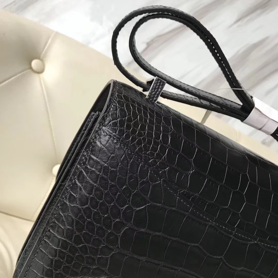 Hermès（爱马仕）Constance 24cm Alligator matt 雾面鳄鱼 ck89 黑色  蜥蜴扣 银扣 定制