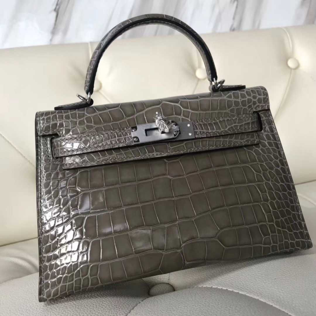Hermès(爱马仕)Minikelly ll Alligator shiny 亮面鳄鱼 ck81 斑鸠灰 Gris T 银扣-拉尔森鳄鱼皮具定制 - 爱马仕包包官网 Hermès(爱马仕)Minikelly ll Alligator shiny 亮面鳄鱼 ck81 斑鸠灰 Gris T 银扣