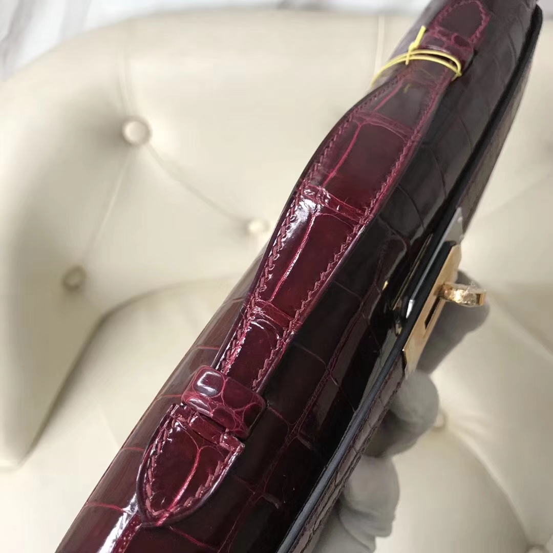 Hermès（爱马仕）Kelly cut 31cm porosus shiny 亮面鳄鱼 波尔多酒红 金扣