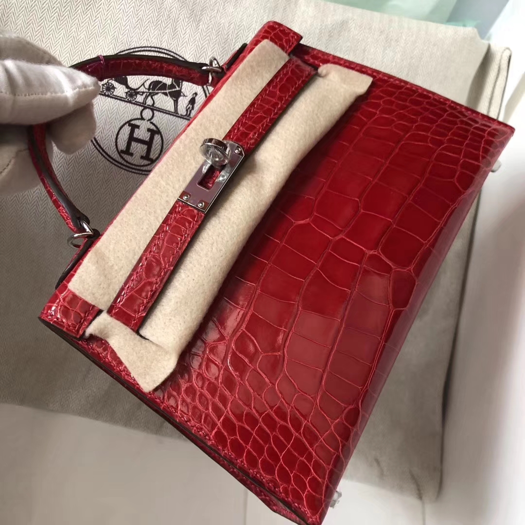 Hermès（爱马仕）Minikelly ll Alligator shiny 亮面鳄鱼 ck95 法拉利红 Braise 银扣