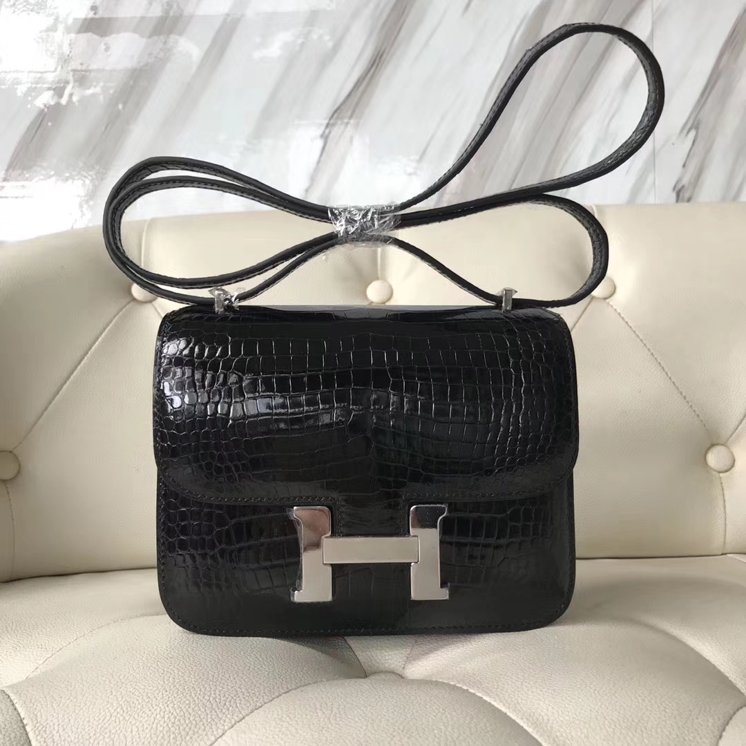 Hermès（爱马仕）Constance Porosus shiny 亮面澳洲湾鳄 ck89 黑色 noir 银扣 18cm