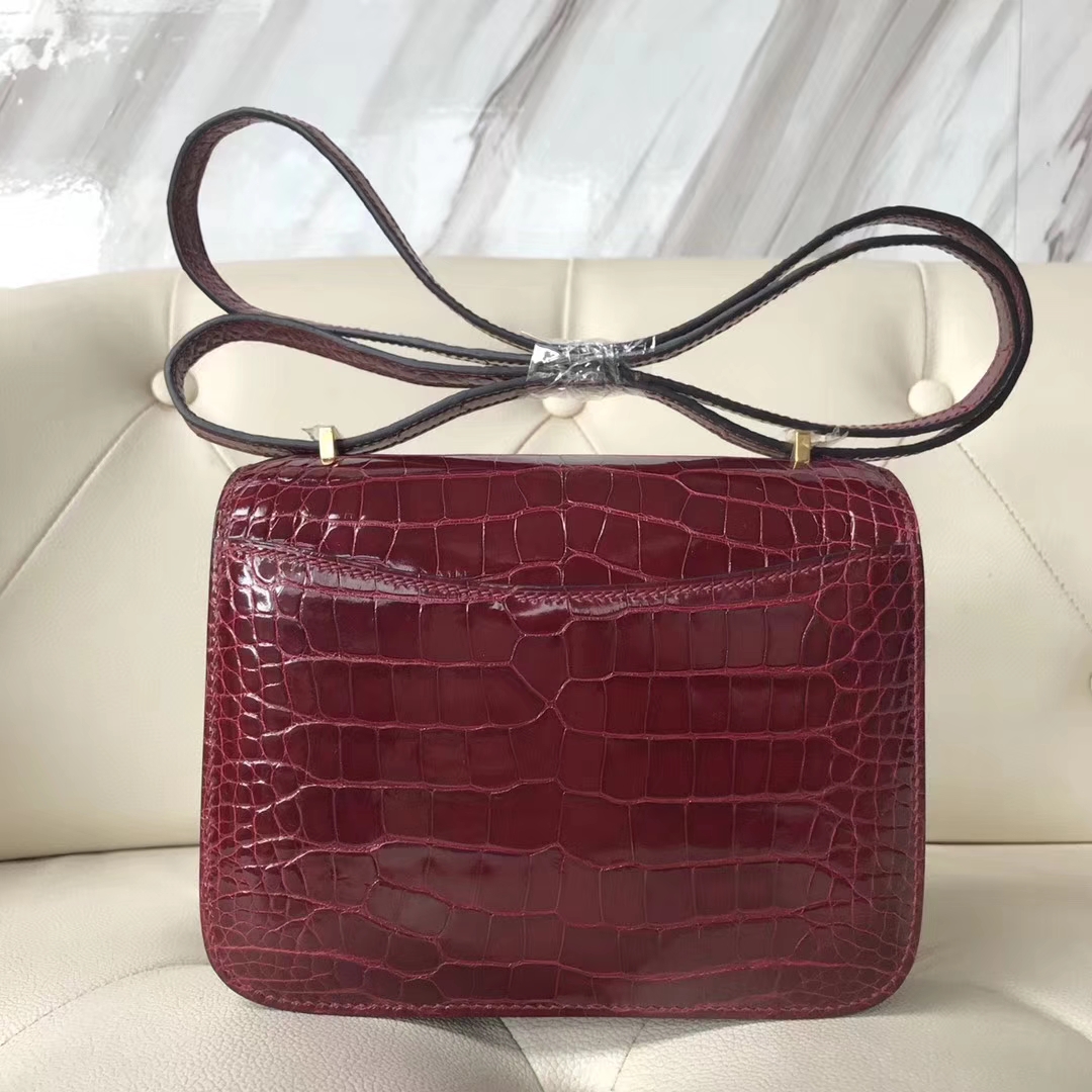 Hermès（爱马仕）Constance Alligator shiny 亮面鳄鱼 F5 新酒红 勃艮第酒红 金扣 18cm