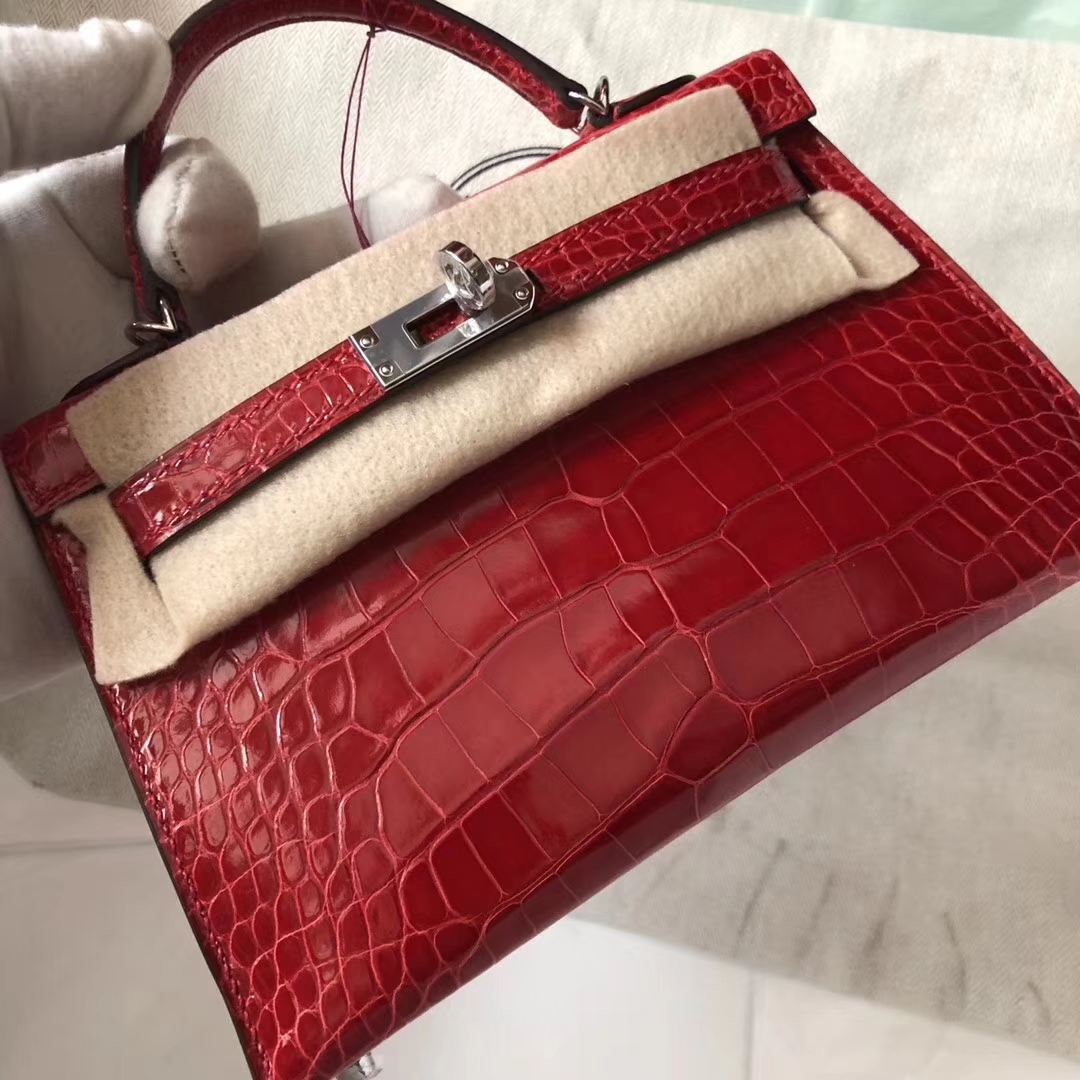 Hermès（爱马仕）Minikelly ll Alligator shiny 亮面鳄鱼 ck95 法拉利红 Braise 银扣