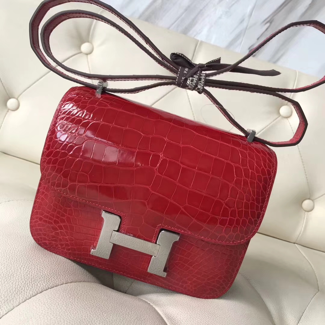 Hermès（爱马仕）Constance18cm Alligator shiny 亮面鳄鱼 ck95 法拉利红 Graphite 银扣