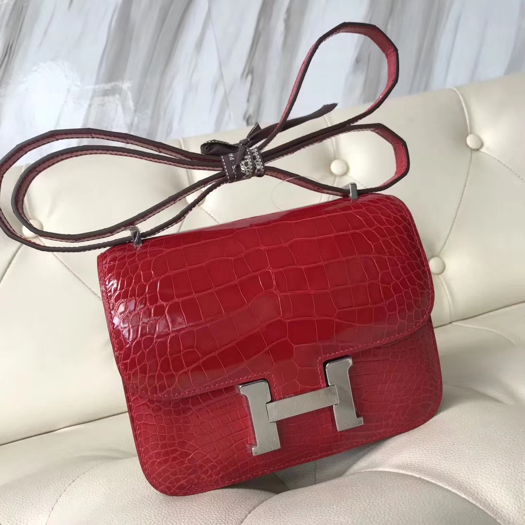 Hermès(爱马仕)Constance18cm Alligator shiny 亮面鳄鱼 ck95 法拉利红 Graphite 银扣-拉尔森鳄鱼皮具定制 - 爱马仕包包官网 Hermès(爱马仕)Constance18cm Alligator shiny 亮面鳄鱼 ck95 法拉利红 Graphite 银扣
