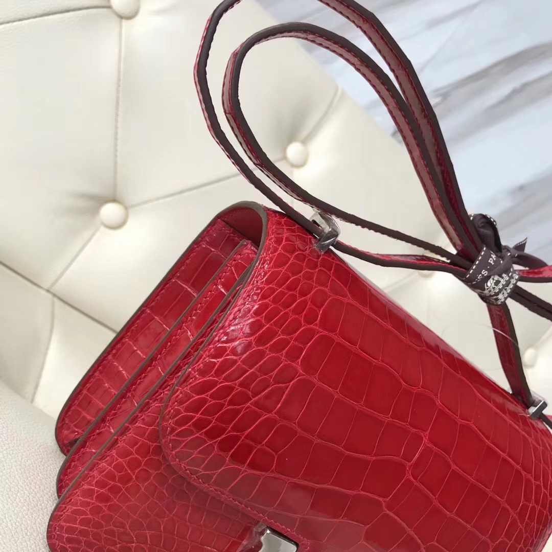 Hermès（爱马仕）Constance18cm Alligator shiny 亮面鳄鱼 ck95 法拉利红 Graphite 银扣