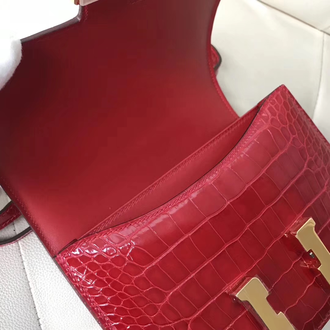 Hermès（爱马仕）Constance18cm Alligator shiny 亮面鳄鱼 ck95 法拉利红 Graphite 金扣