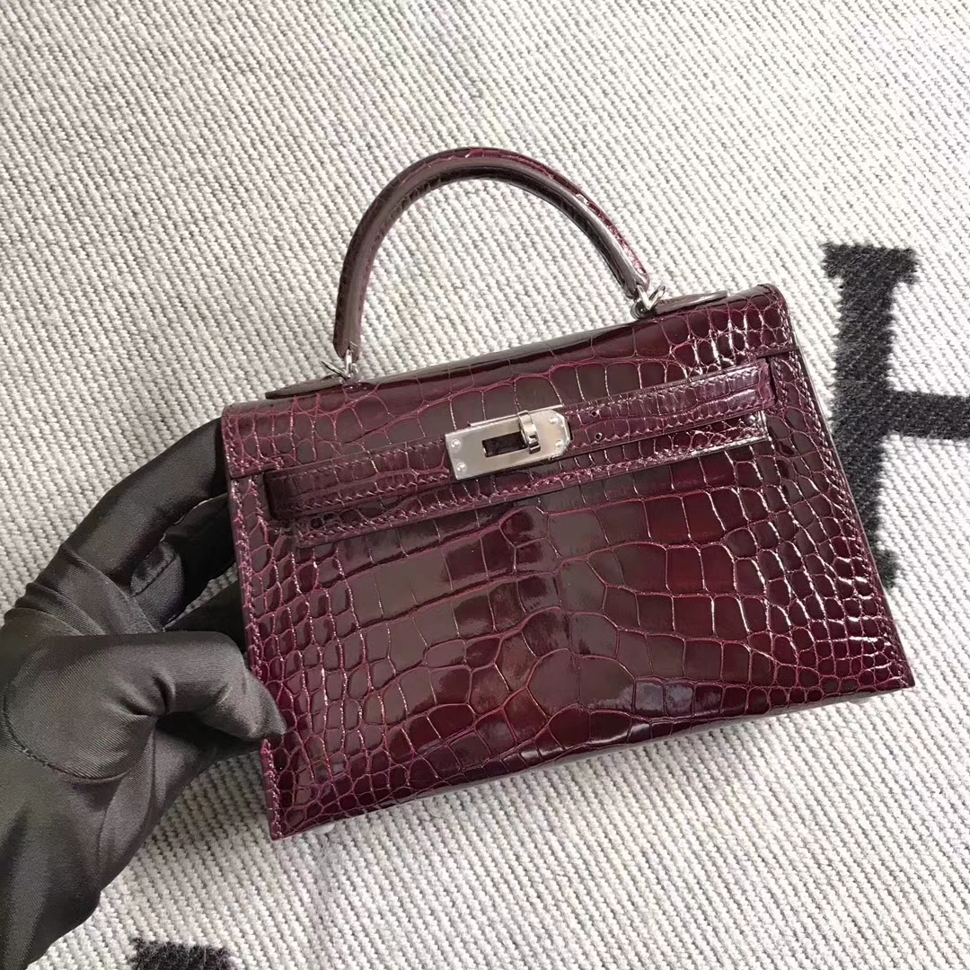 Hermès（爱马仕）小极品亮面鳄鱼 两点 小康 19cm 银扣，完美品质