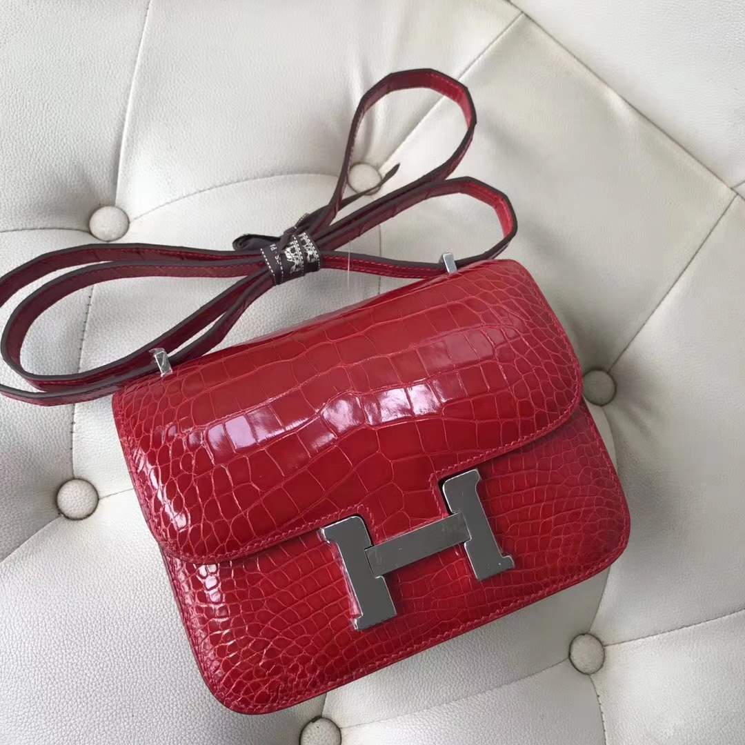 Hermès（爱马仕）Constance18cm Alligator shiny 亮面鳄鱼 ck95 法拉利红 Graphite 银扣