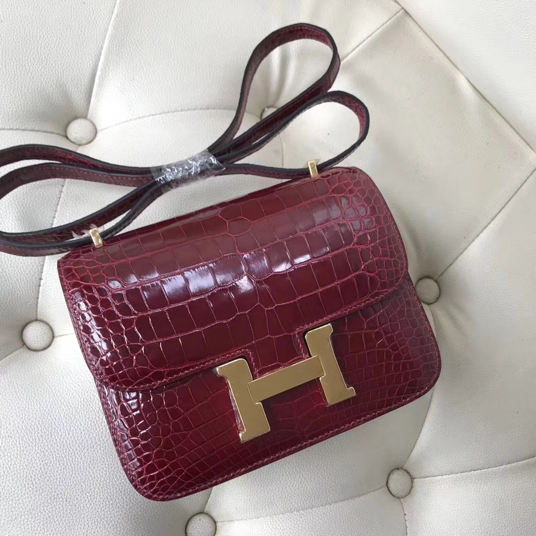 Hermès（爱马仕）Constance Alligator shiny 亮面鳄鱼 F5 新酒红 勃艮第酒红 金扣 18cm