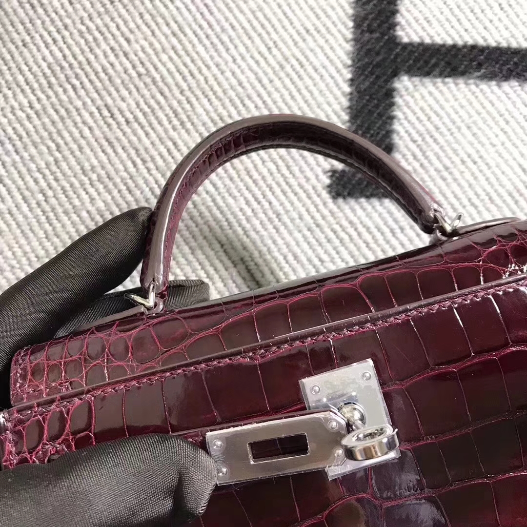 Hermès（爱马仕）小极品亮面鳄鱼 两点 小康 19cm 银扣，完美品质