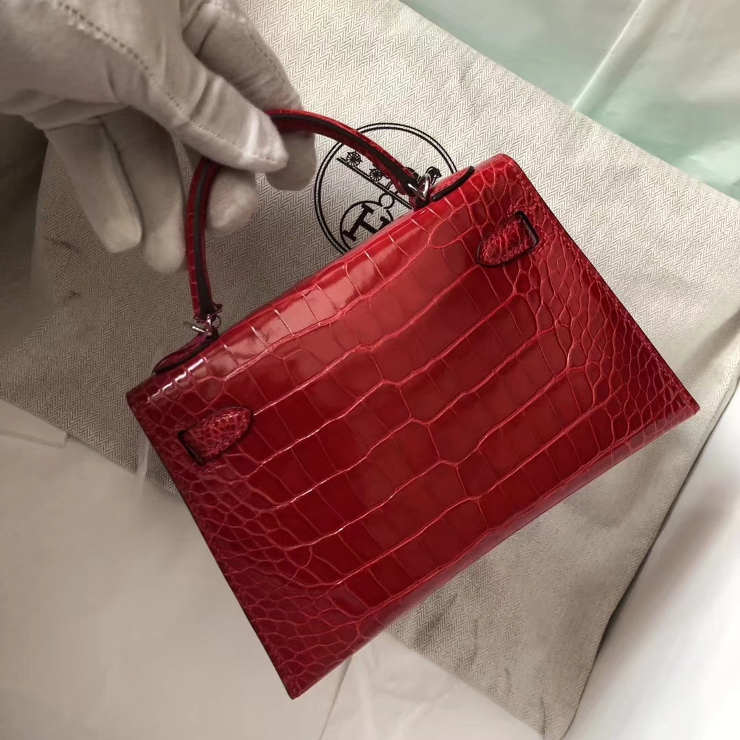Hermès(爱马仕)Minikelly ll Alligator shiny 亮面鳄鱼 ck95 法拉利红 Braise 银扣-拉尔森鳄鱼皮具定制 - 爱马仕包包官网 Hermès(爱马仕)Minikelly ll Alligator shiny 亮面鳄鱼 ck95 法拉利红 Braise 银扣
