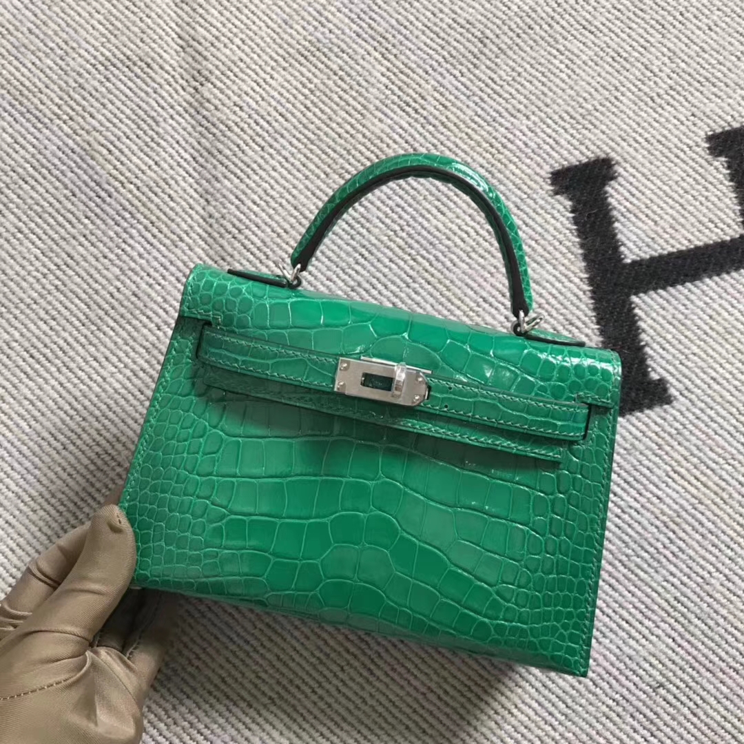 Hermès（爱马仕）亮面美洲鳄鱼 mini 2代 翡翠绿 银扣