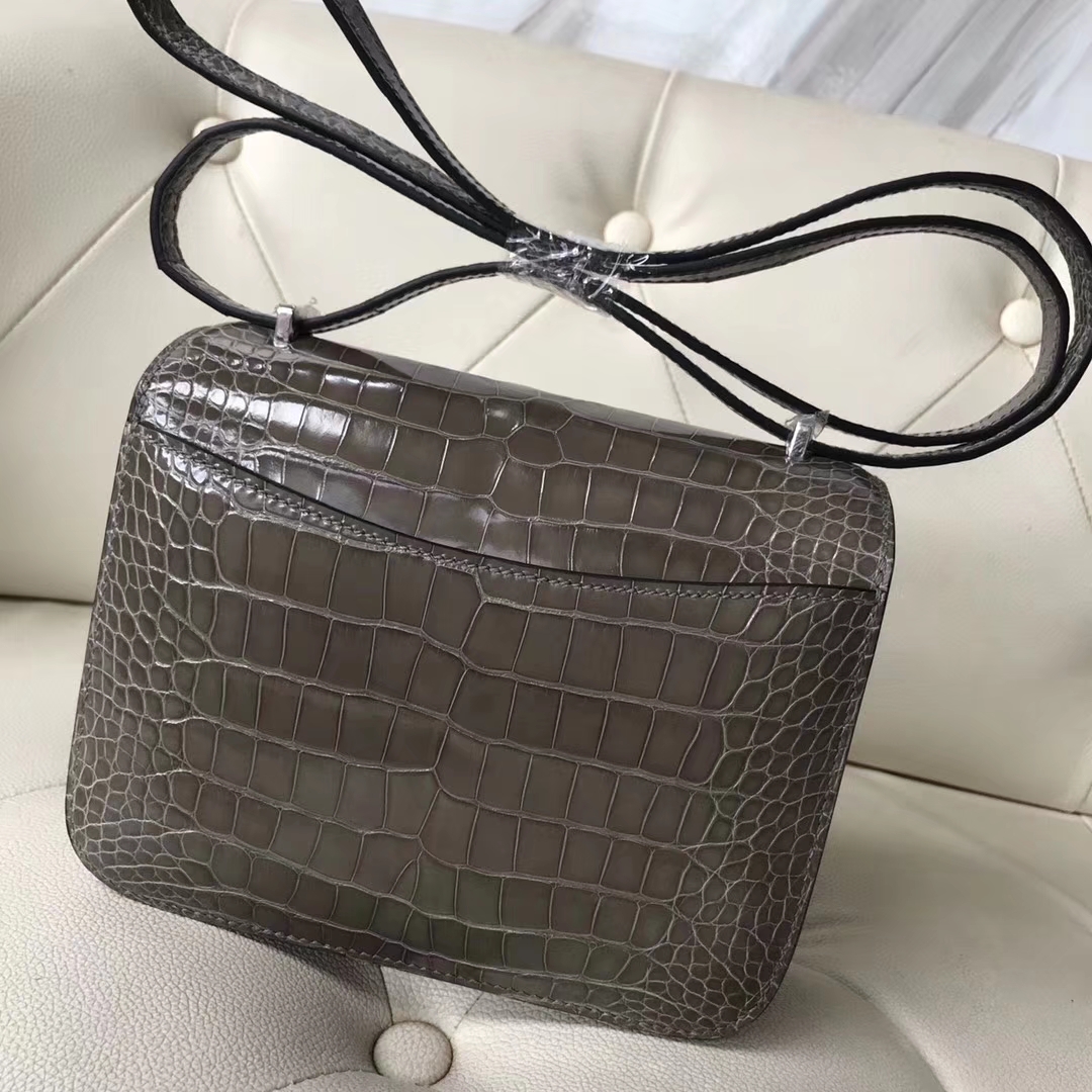 Hermès（爱马仕）Constance Alligator shiny  ck81 斑鸠灰 Gris T 银扣 18cm