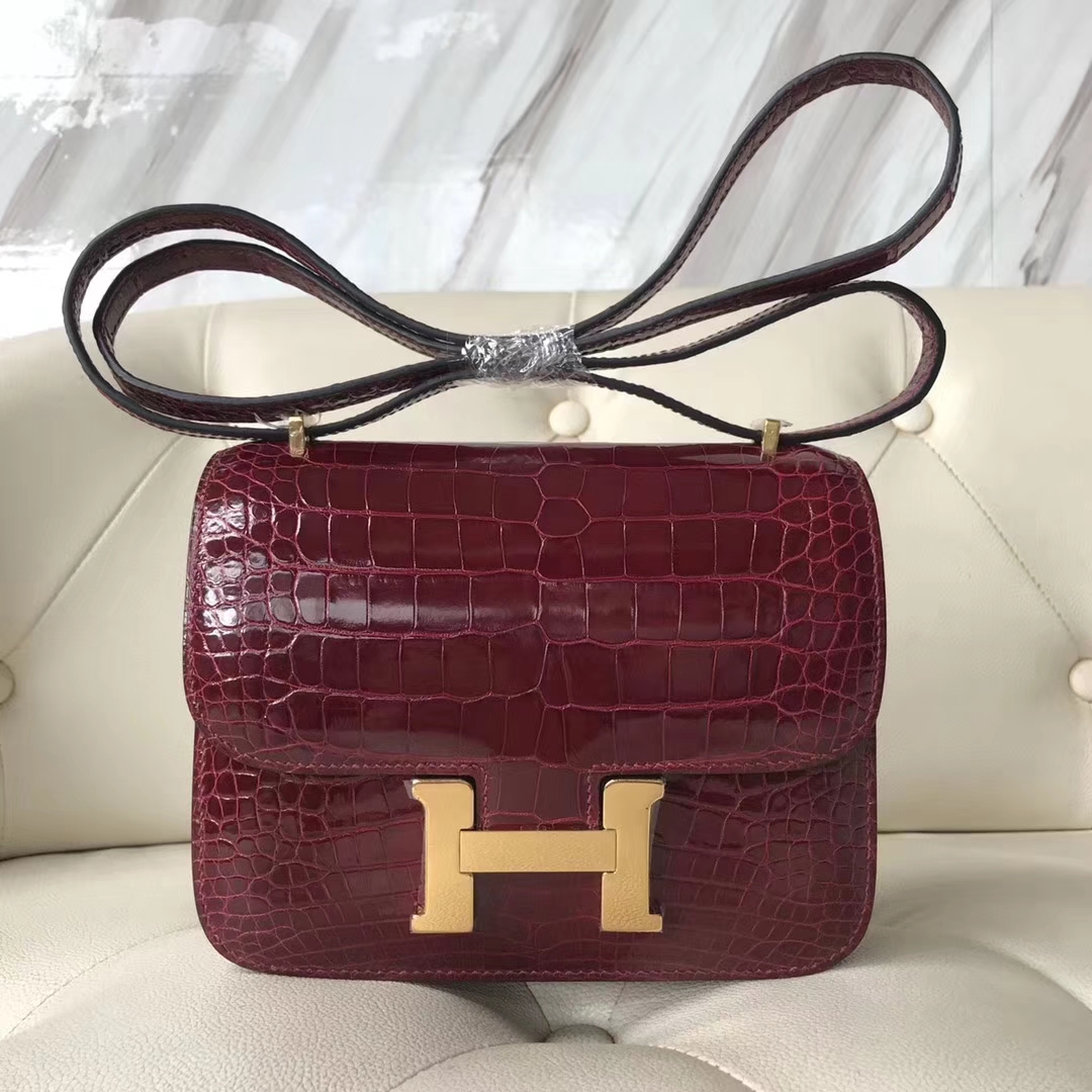 Hermès（爱马仕）Constance Alligator shiny 亮面鳄鱼 F5 新酒红 勃艮第酒红 金扣 18cm