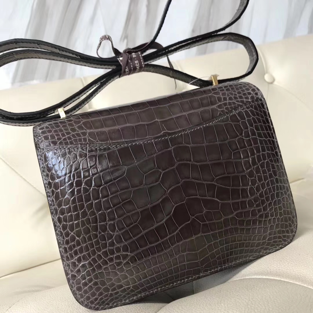 Hermès（爱马仕）Constance  Alligator shiny  ck88 石墨灰 graphite 金扣 18cm