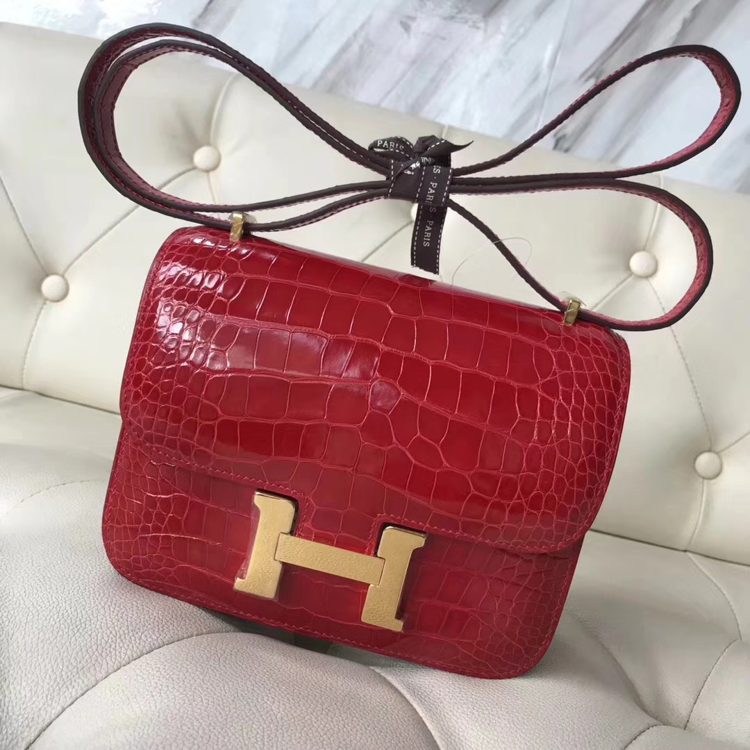 Hermès（爱马仕）Constance18cm Alligator shiny 亮面鳄鱼 ck95 法拉利红 Graphite 金扣