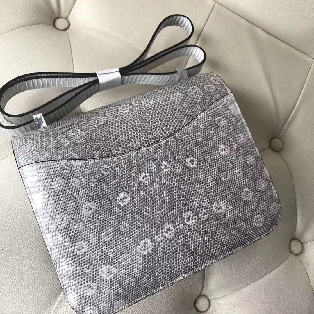 Hermès（爱马仕）Constance24cm lizard 进口亮面蜥蜴皮 01 原色 小喜马拉雅色 银扣