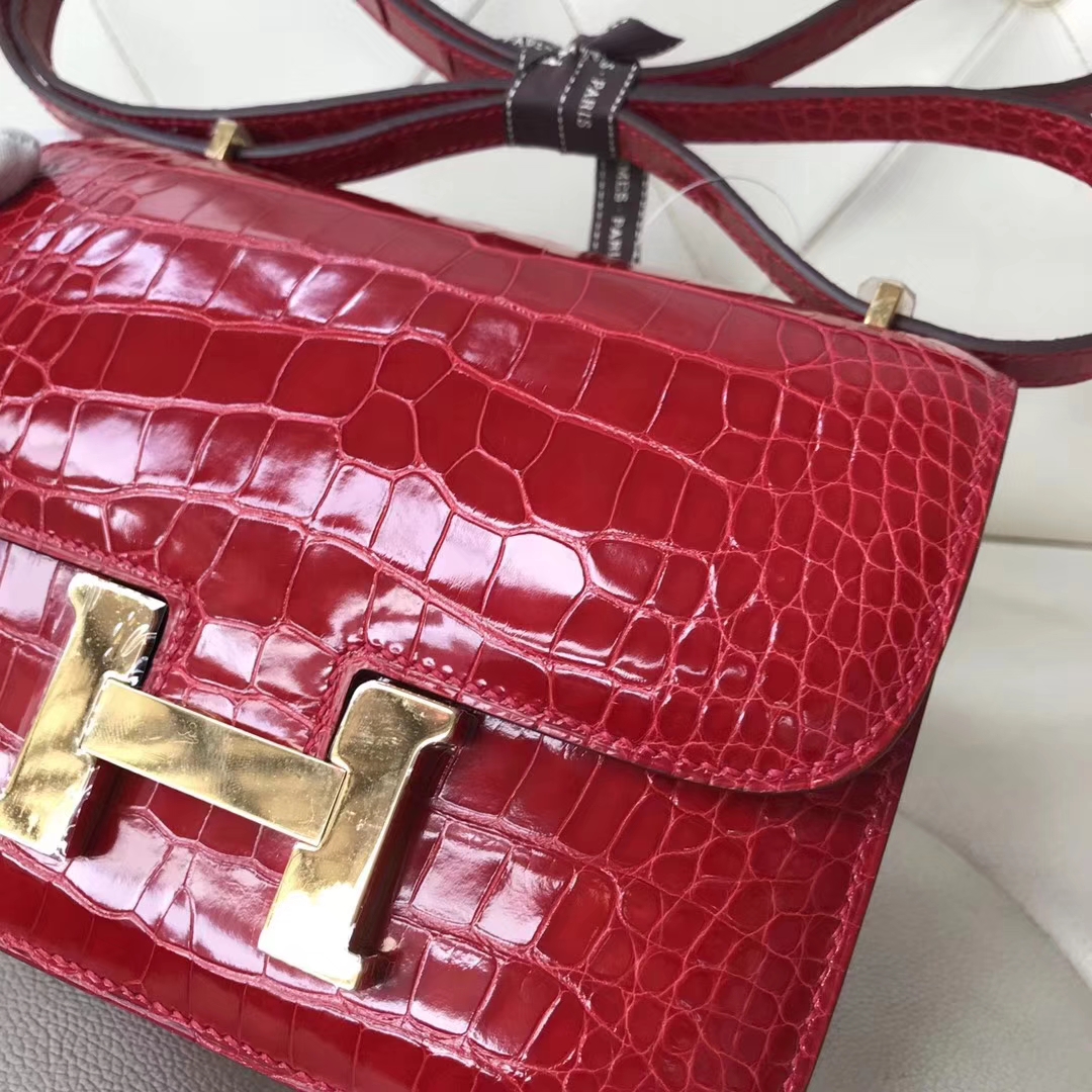 Hermès（爱马仕）Constance18cm Alligator shiny 亮面鳄鱼 ck95 法拉利红 Graphite 金扣