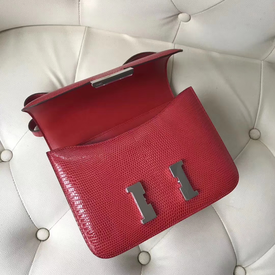 Hermès（爱马仕）Constance24cm lizard 进口亮面蜥蜴皮  Q5 国旗红 Rouge casaque 银扣