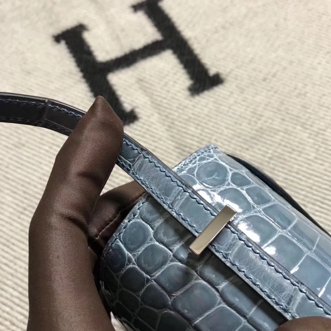 Hermès（爱马仕）Constance 空姐包 极品亮面鳄鱼 小康elan 牛仔蓝 26cm