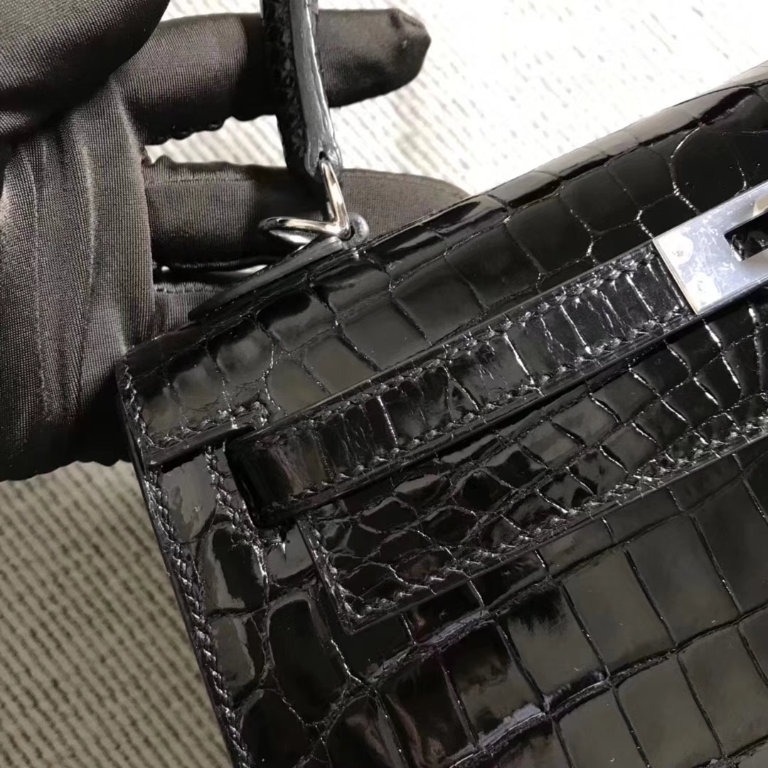Hermès（爱马仕）亮面美洲鳄鱼 mini 2代 酒红色