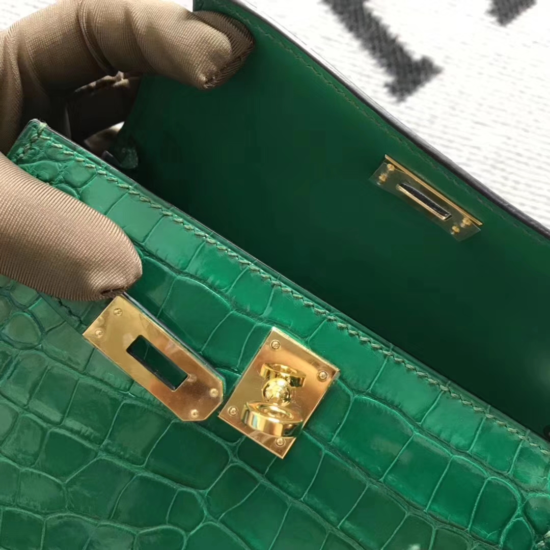 Hermès（爱马仕）亮面美洲鳄鱼 mini 2代 翡翠绿 金扣